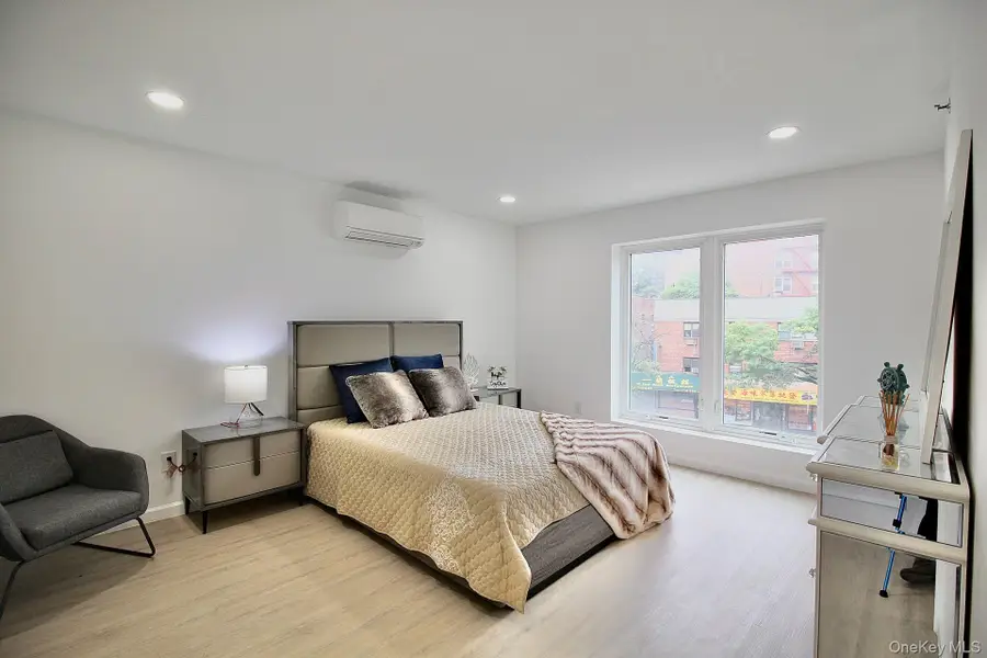 13450 Blossom Avenue #4J, Flushing, NY 11355 - Image #3