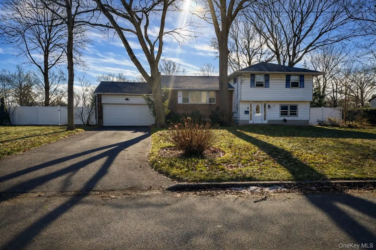 106 Burton Lane, Commack, NY 11725 - Image #1