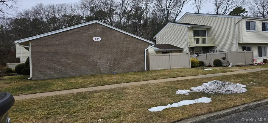 224 Springmeadow Drive #F, Holbrook, NY 11741 - Image #2