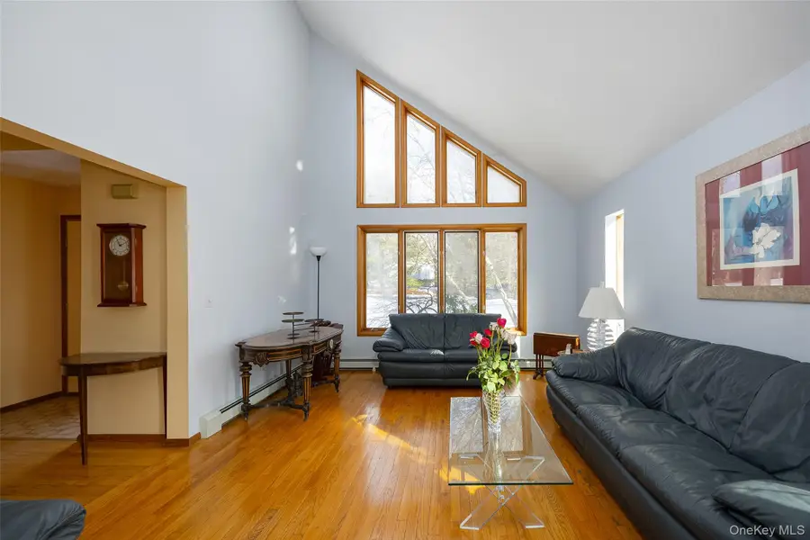 5 Chestnut Ridge Road, Poughkeepsie, NY 12603 - Image #2