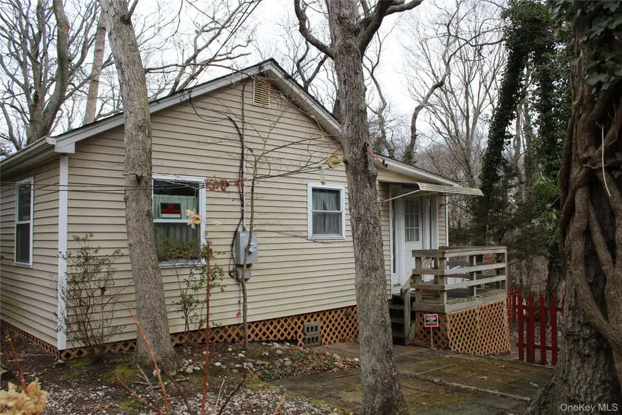 9 East Way Path, Baiting Hollow, NY 11933 - Image #2