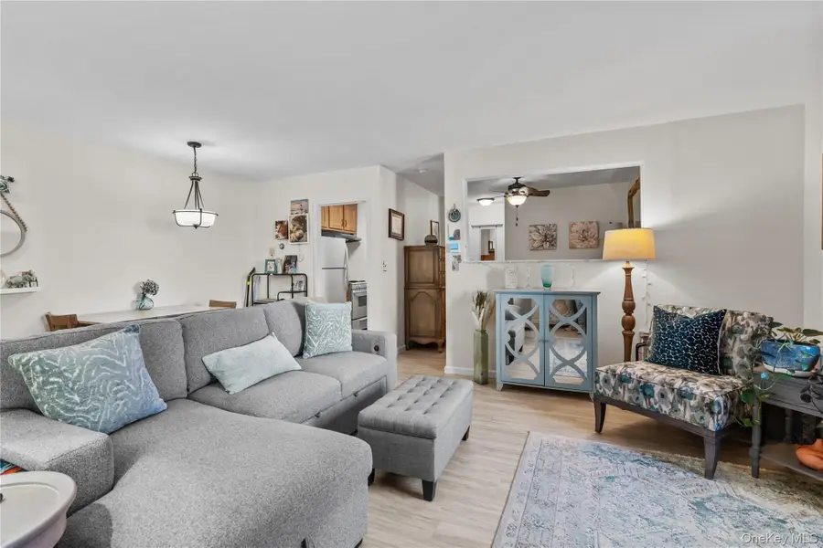 100 E Hartsdale Avenue #6AE, Hartsdale, NY 10530 - Image #3