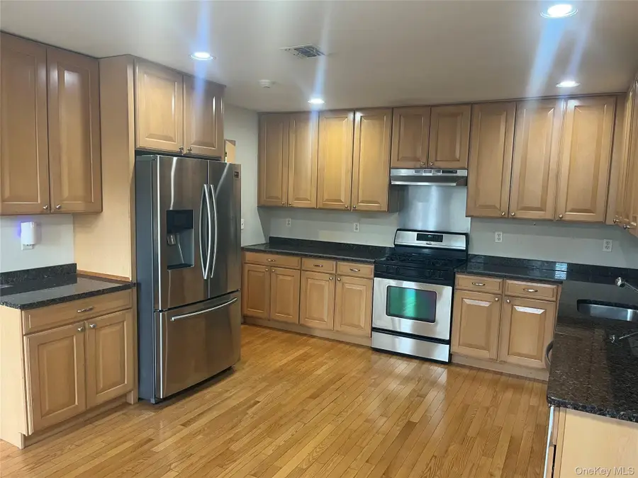 82 Lakeview Drive, Manorville, NY 11949 - Image #3