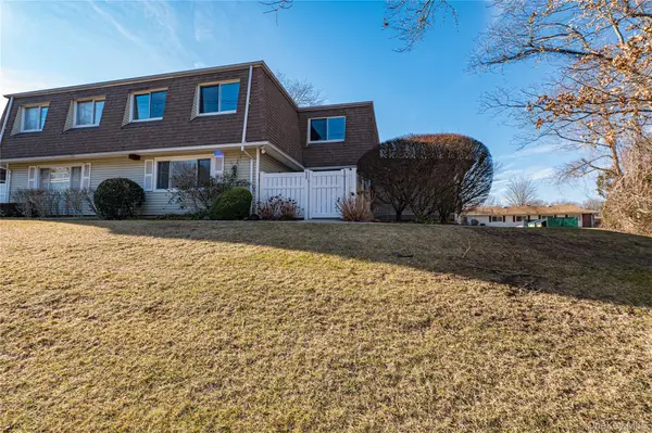 213 Storm Drive #213, Holtsville, NY 11742