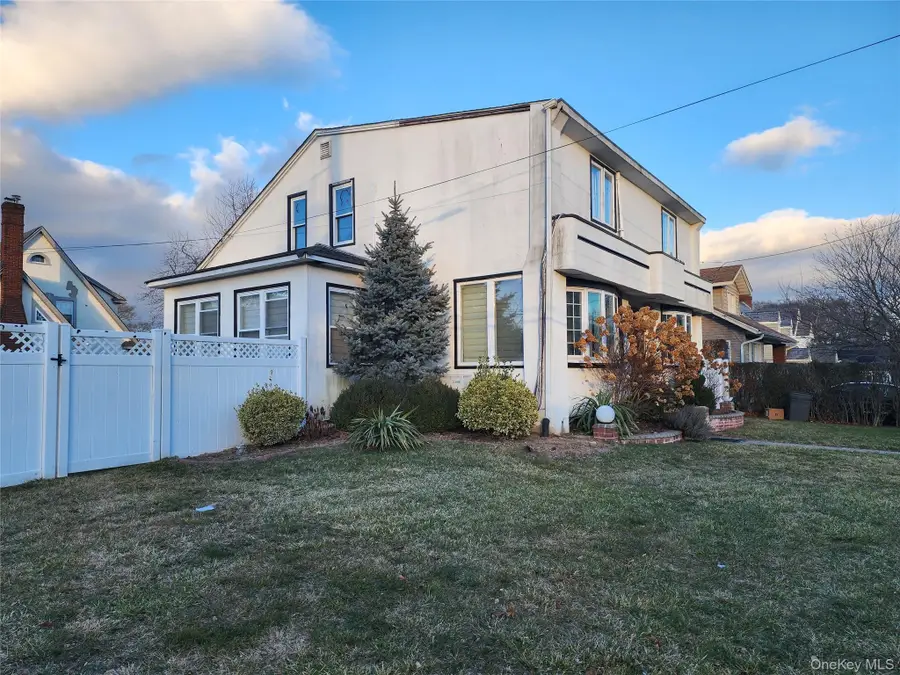 883 Mckenna Avenue, Baldwin, NY 11510 - Image #2