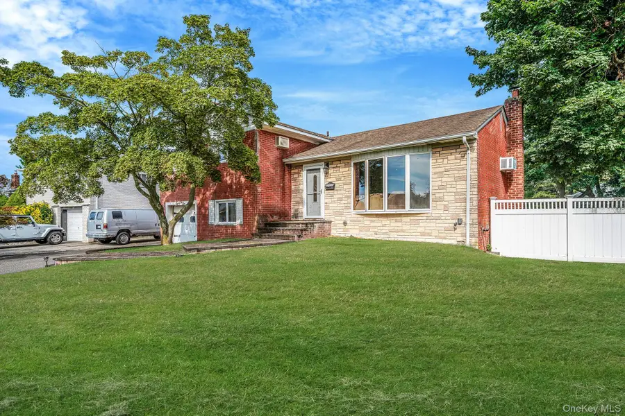 86 Silber Avenue, Bethpage, NY 11714 - Image #3