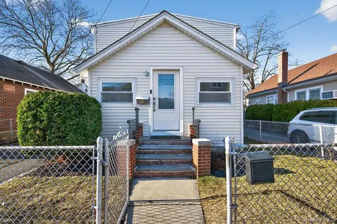 22 Bay Beach Avenue, Bayville, NY 11709 - Image #1