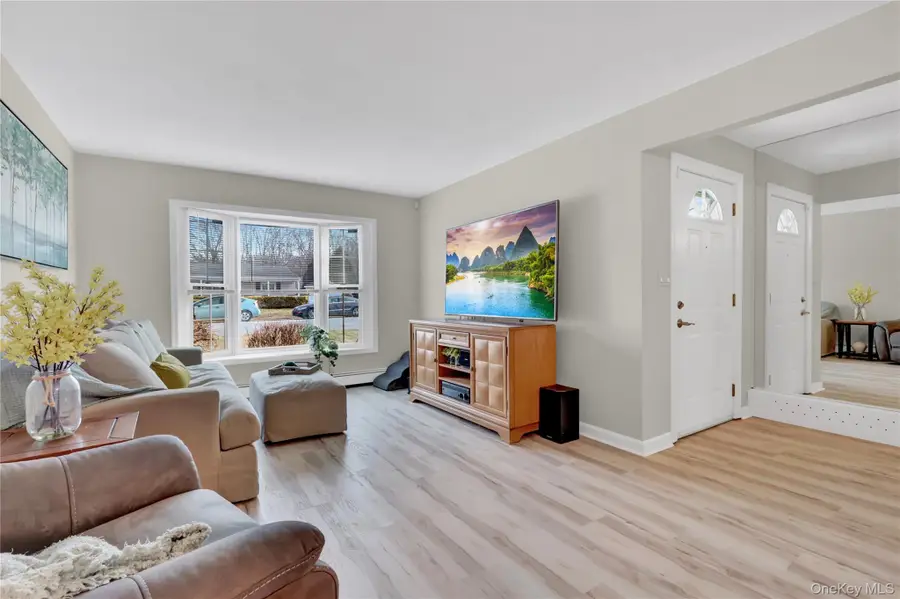 92 Bellwood Avenue, South Setauket, NY 11720 - Image #3