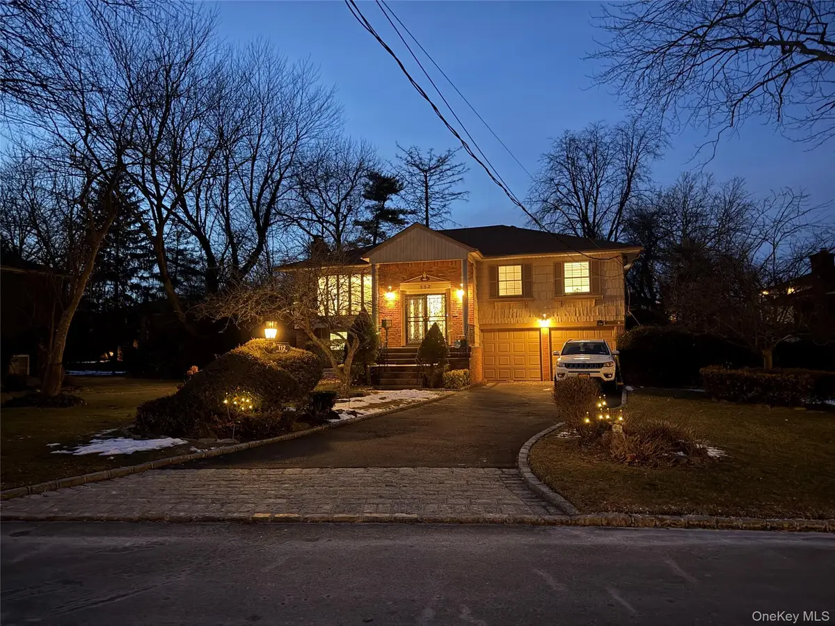 112 Crescent Drive, Searingtown, NY 11507 - Image #1