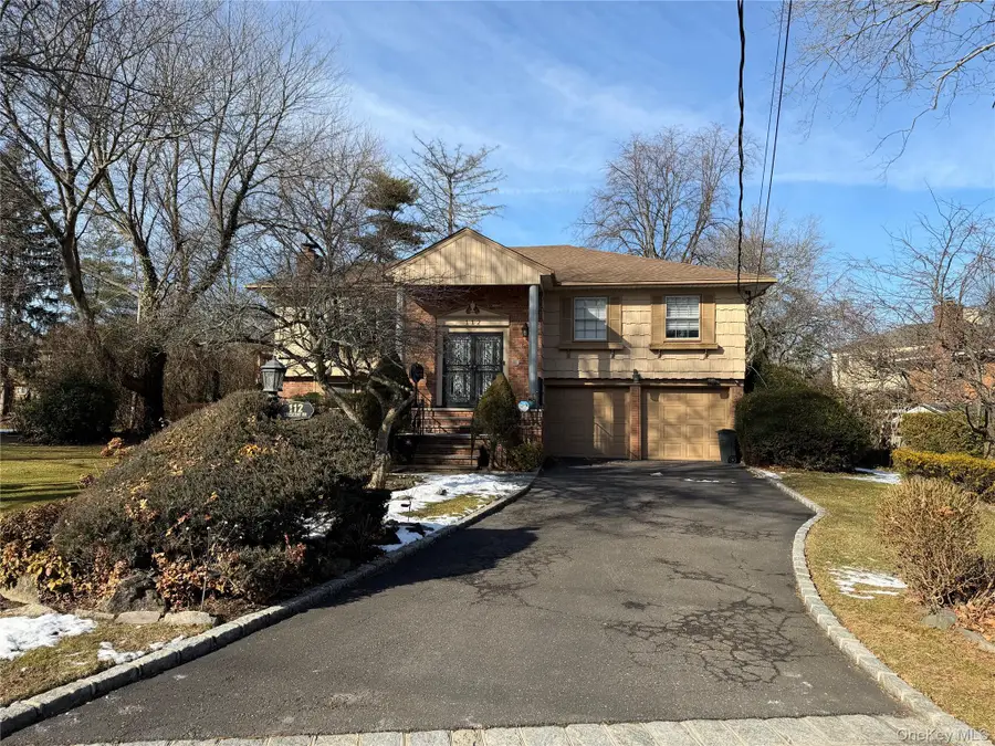 112 Crescent Drive, Searingtown, NY 11507 - Image #2