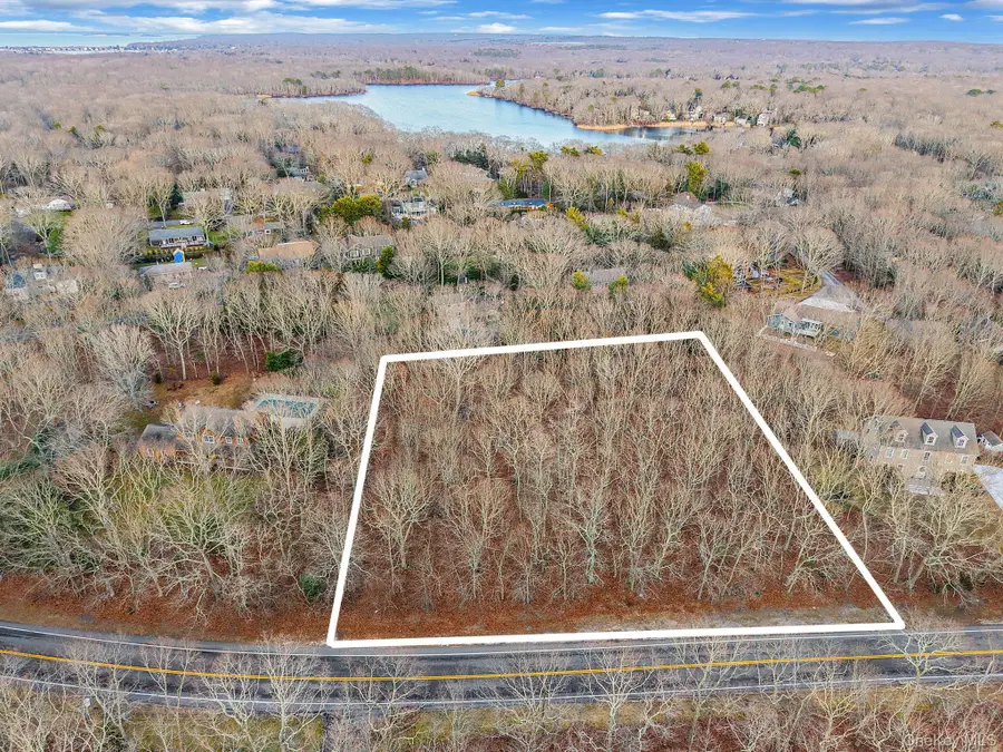 660 N Magee Street, Southampton, NY 11968 - Image #2