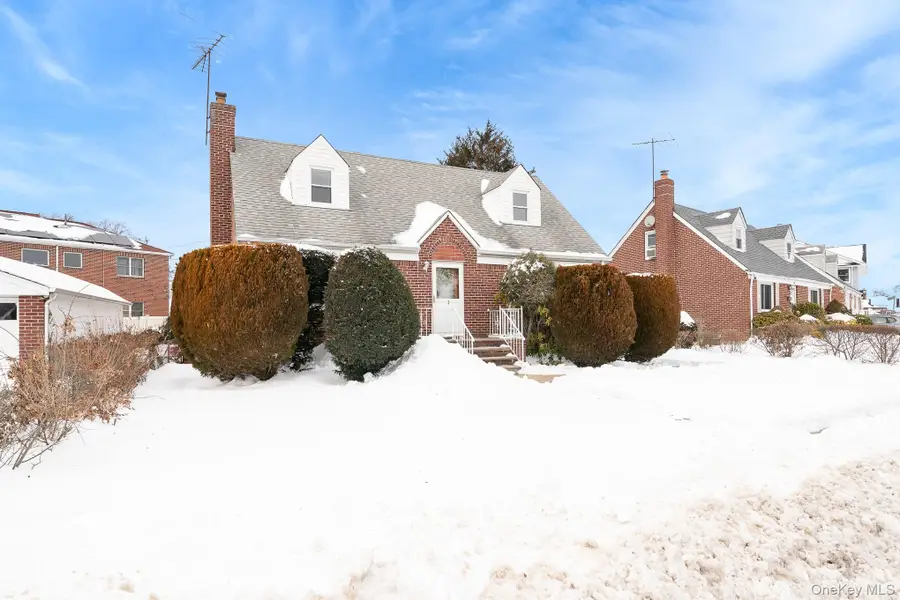 2 Parkview Place, Elmont, NY 11003 - Image #2