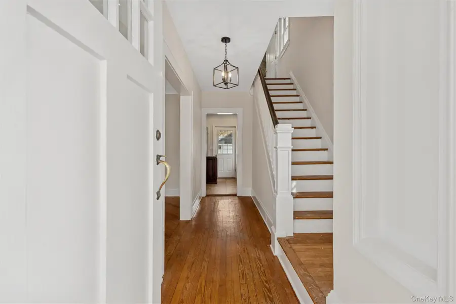 107 Linden Street, Rockville Centre, NY 11570 - Image #2