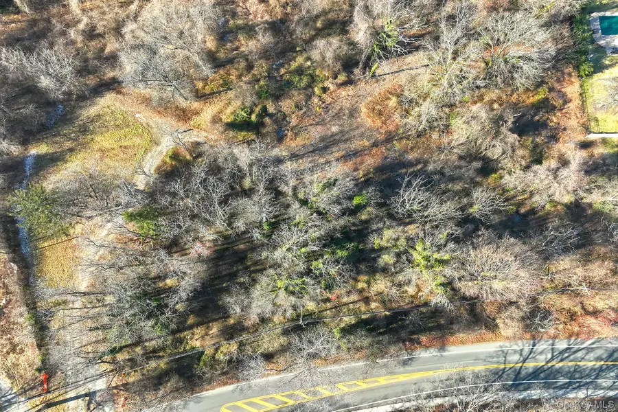 15 Vanderbilt Parkway, Dix Hills, NY 11746 - Image #2