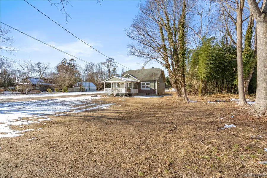 450 Munsell Road, East Patchogue, NY 11772 - Image #3