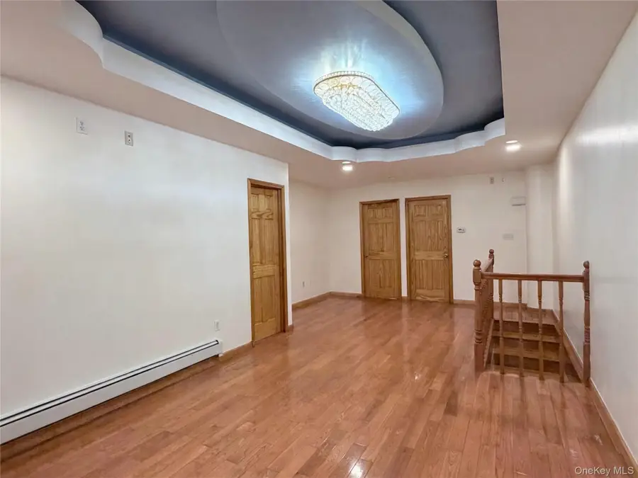 152-12 Peck Avenue Avenue, Flushing, NY 11355 - Image #3