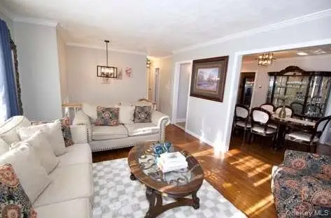 528 14th Street, West Babylon, NY 11704 - Image #2