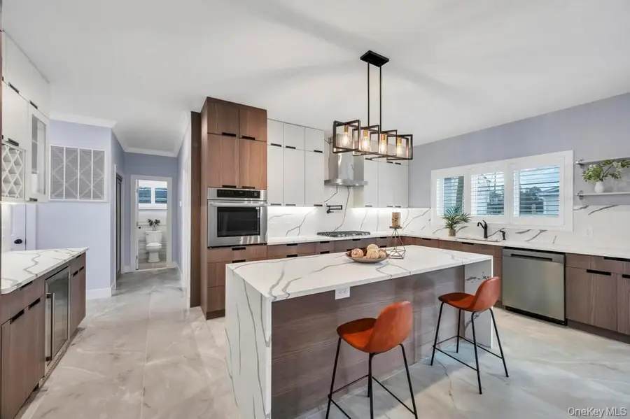 185 9th Street, Hicksville, NY 11801 - Image #2