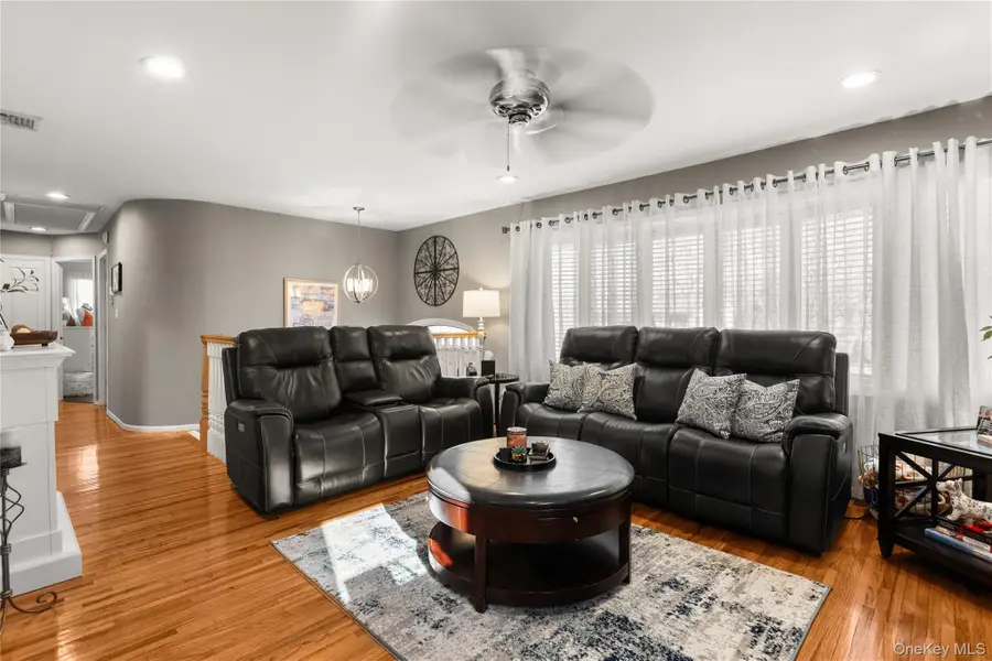 152 Keswick Drive, East Islip, NY 11730 - #3