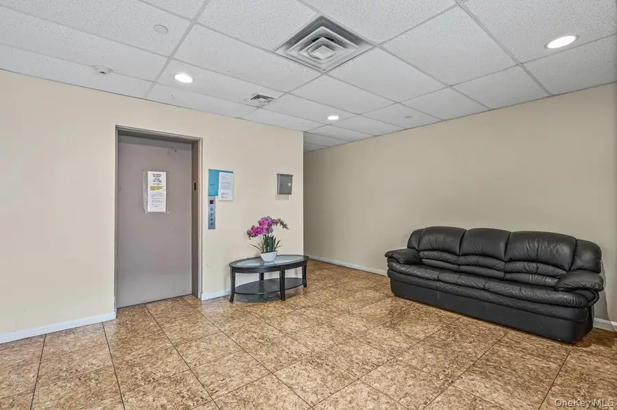 71-33 162nd Street #B, Fresh Meadows, NY 11365 - Image #3