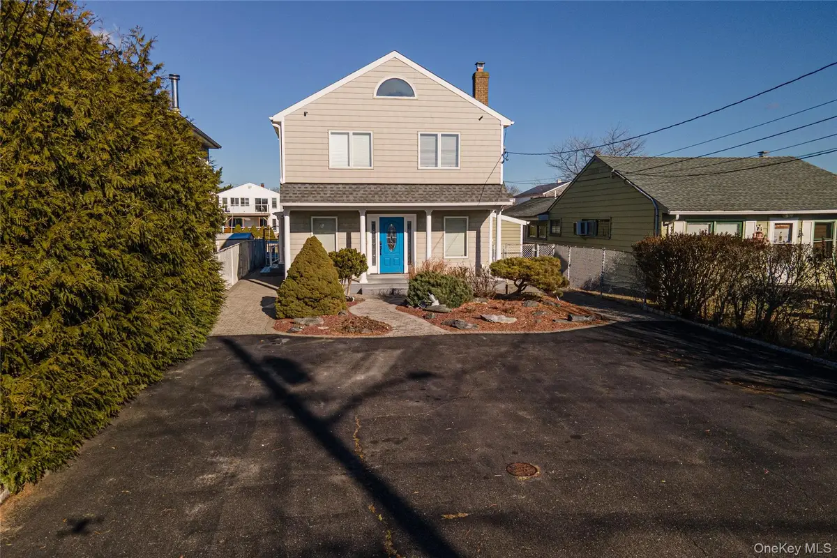 15 Roneck Court, Shirley, NY 11967 - Image #1