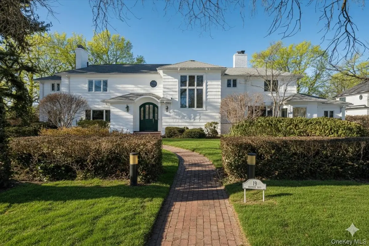 19 Amherst Road, Great Neck, NY 11021 - Image #1