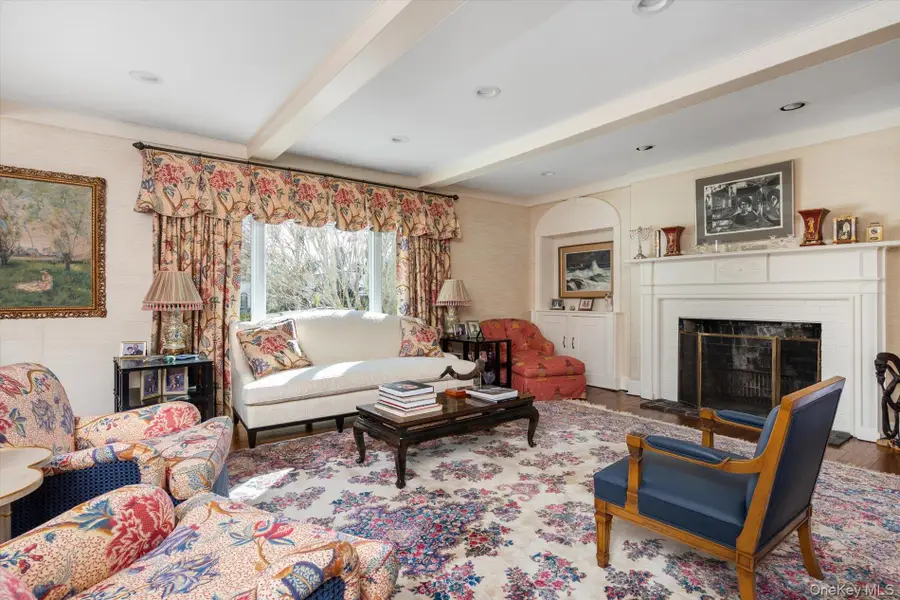 19 Amherst Road, Great Neck, NY 11021 - Image #3