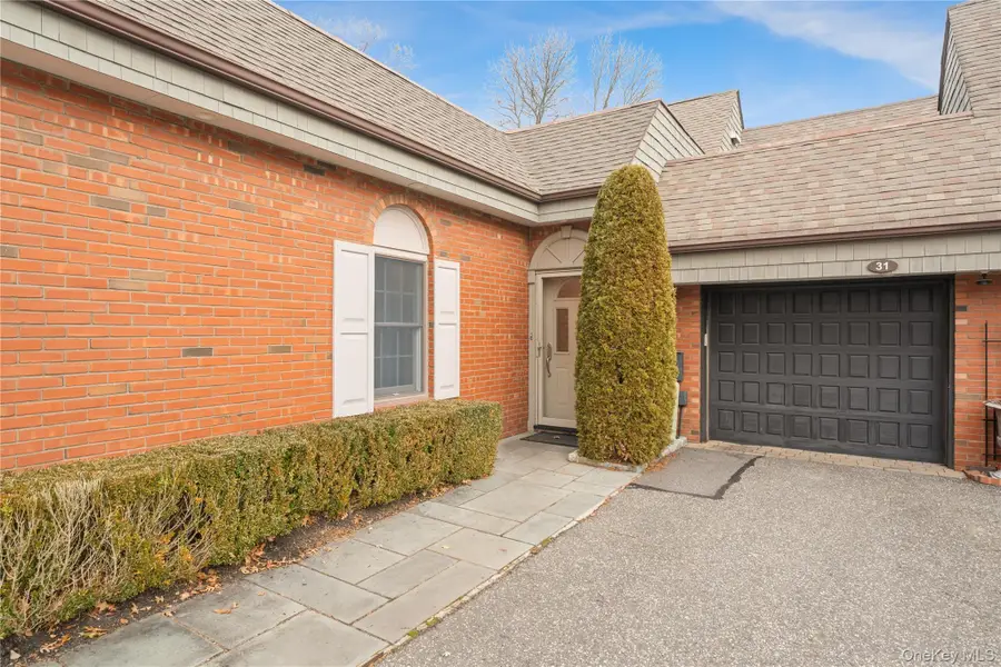 31 Admirals Drive E, Bay Shore, NY 11706 - Image #2