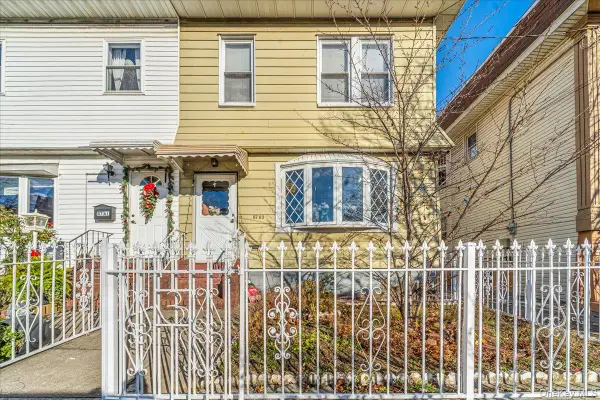 8763 108th Street, Richmond Hill, NY 11418