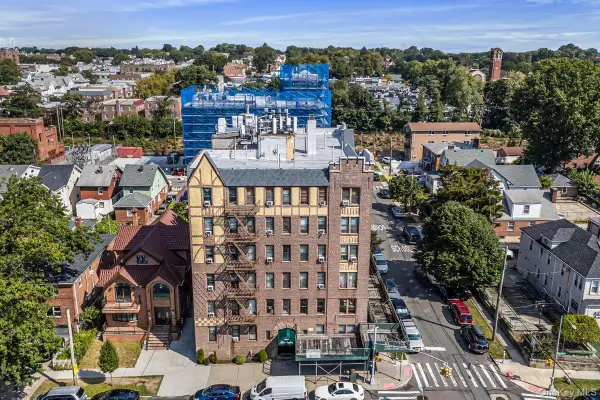 155-17 Sanford Ave #E, Flushing, NY 11355