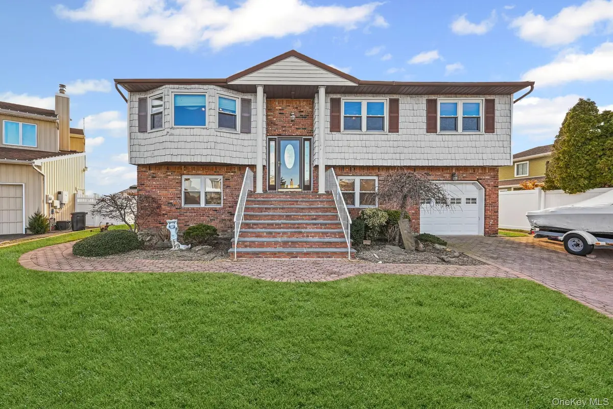 4068 Darby Lane, Seaford, NY 11783 - Image #1