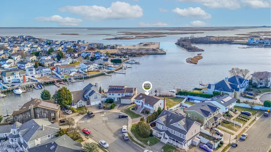 4068 Darby Lane, Seaford, NY 11783 - Image #2