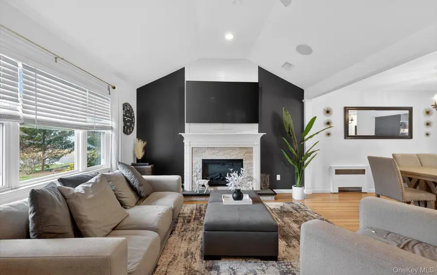 175 Evergreen Avenue, Smithtown, NY 11787 - Image #3