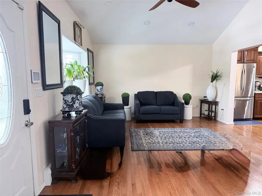 23 Gray Avenue, Medford, NY 11763 - #3