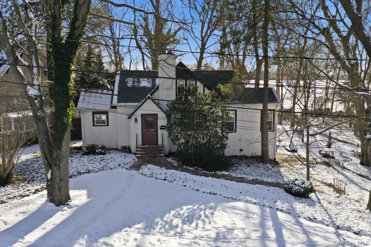 11 Muriel Road, Port Washington, NY 11050 - Image #1