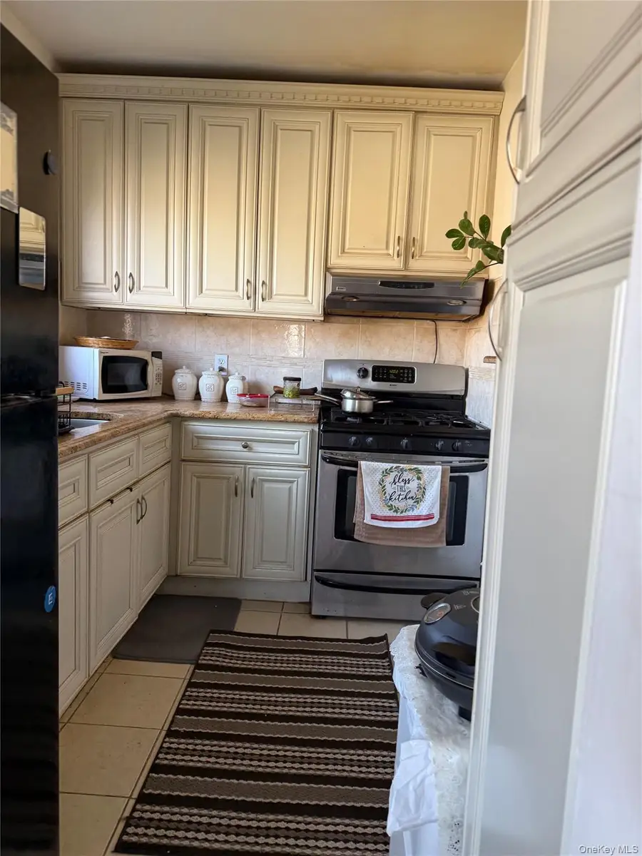 196-40 Pompeii Avenue #2, Hollis, NY 11423 - Image #2