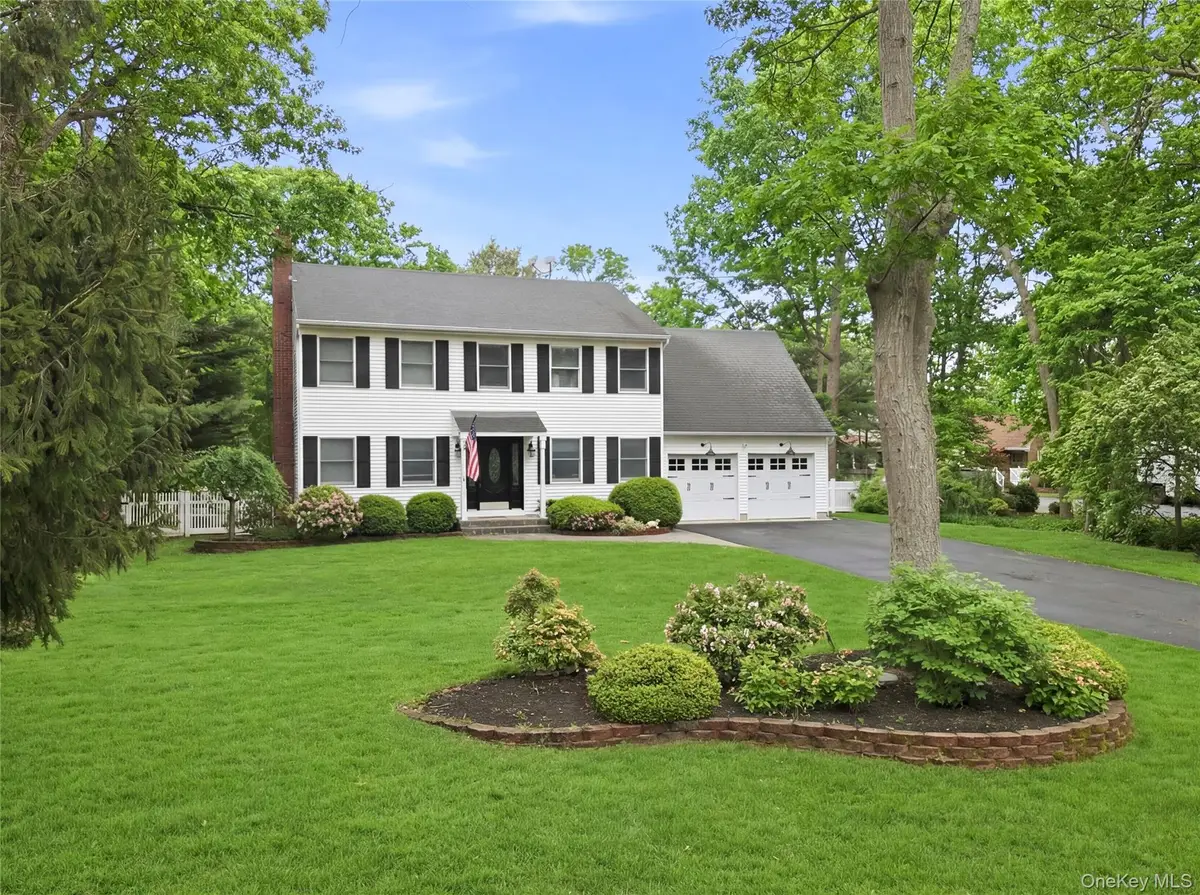 3 Hampton Drive, Center Moriches, NY 11934 - #1
