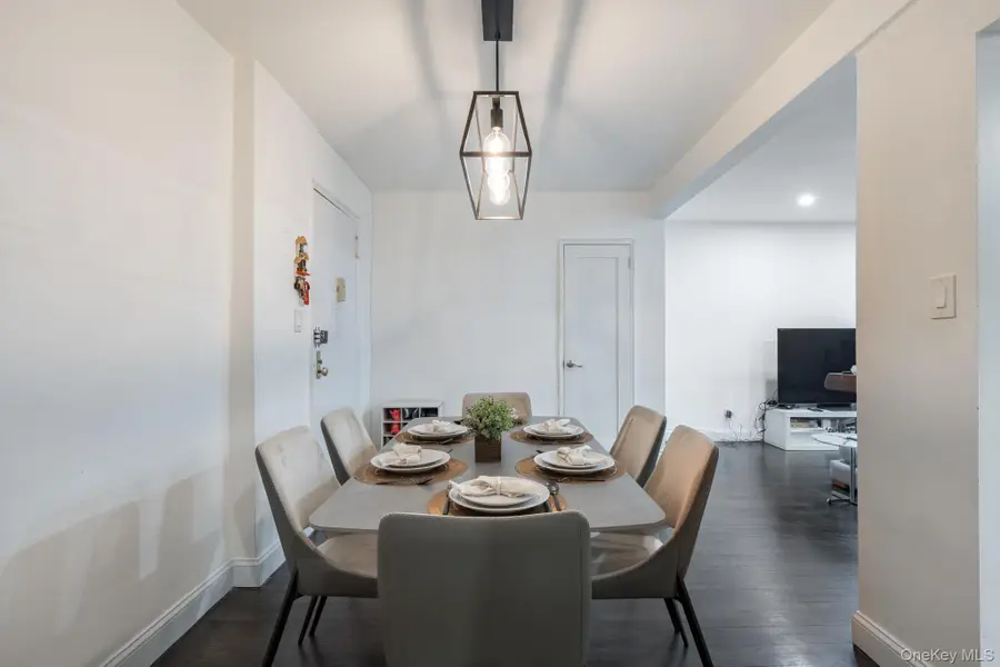 84-01 Main Street #527, Briarwood, NY 11435 - Image #3