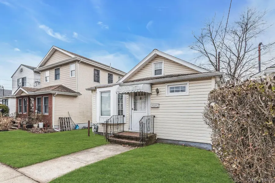 949 N 7th Street, New Hyde Park, NY 11040 - Image #3