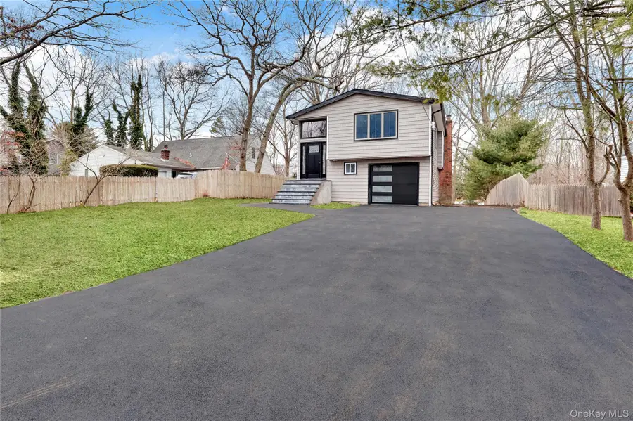 567 Puritan Drive, Shirley, NY 11967 - Image #2