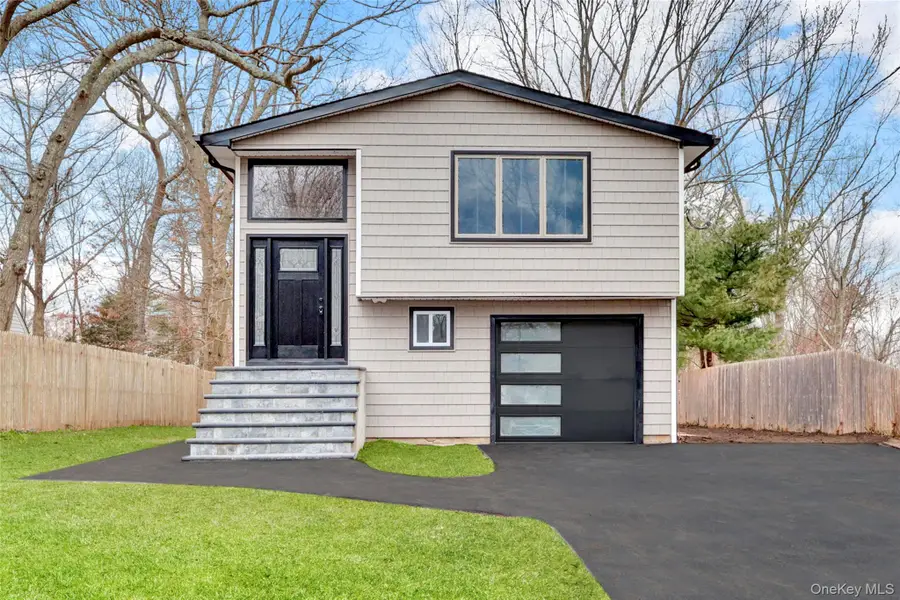 567 Puritan Drive, Shirley, NY 11967 - Image #3