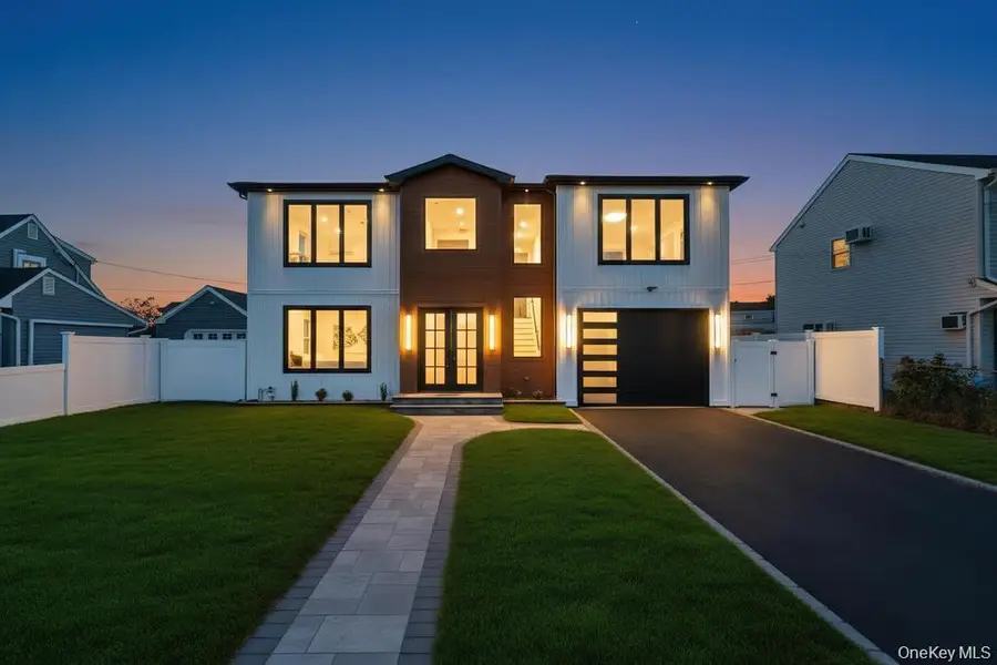 8 Table Lane, Hicksville, NY 11801 - Image #3