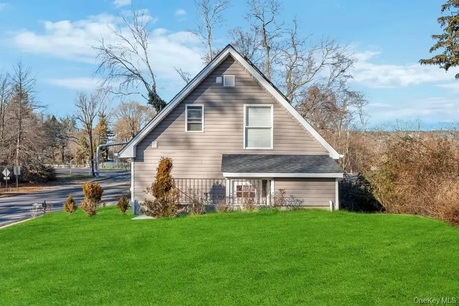 16 OAK Avenue, Flanders, NY 11703 - Image #3