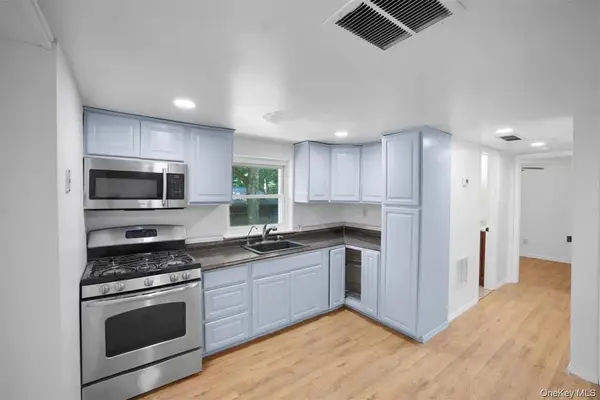 6 Farmingdale Lane, Bloomingburg, NY 12721