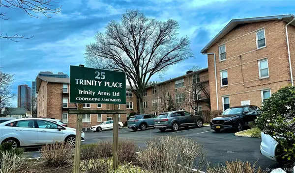 25 Trinity Place #2k, New Rochelle, NY 10805