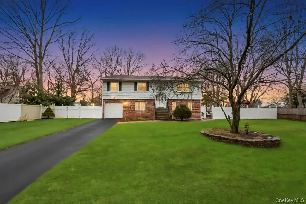 542 Freeman Avenue, Brentwood, NY 11717 - Image #1