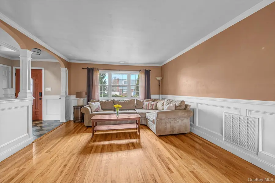 111 Elberta Drive, East Northport, NY 11731 - Image #3