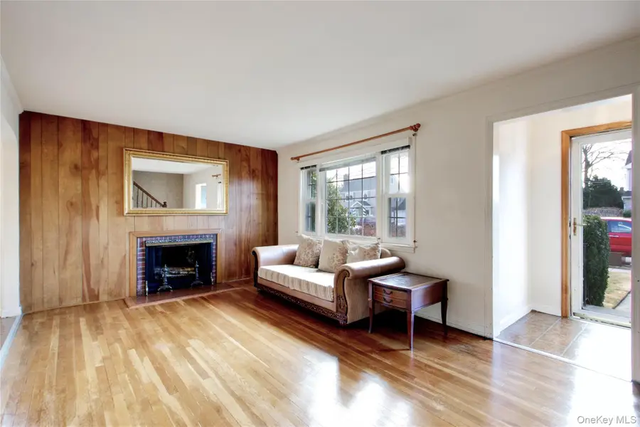 244 Hamilton Avenue, West Hempstead, NY 11552 - #3