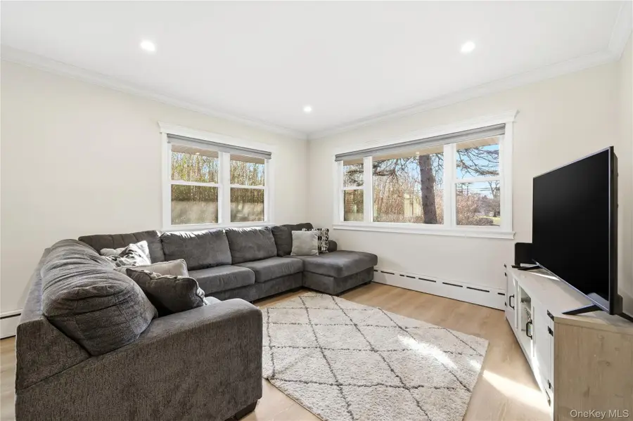 200 N Side Road, Wading River, NY 11792 - Image #3