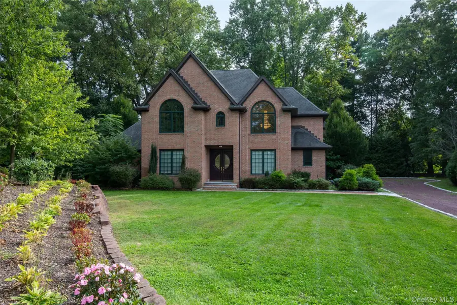 3 Chestnut Court, Old Westbury, NY 11568 - Image #3